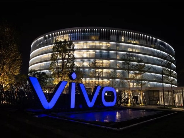 VIVO Building Big Letter Sign