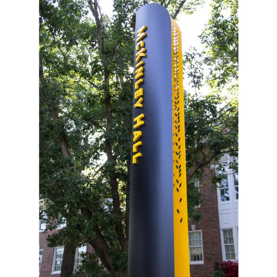 Aluminum outdoor hotel and shopping mall wayfinding outside map guide pylon